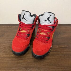 Jordan 5 Retro "Raging Bull" Red Suede - Classic Varsity Streetwear